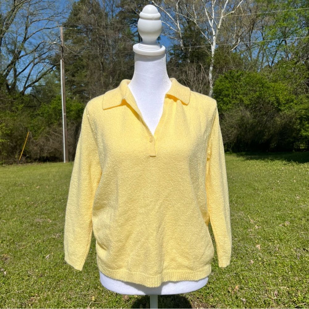 Vintage Lightweight Knit Pastel Butter Yellow Collared Sweater Fits S/M Beachy